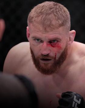 LAS VEGAS, NEVADA - MAY 14: (R-L) Jan Blachowicz of Poland battles Aleksandar Rakic of Austria in a light heavyweight fight during the UFC Fight Night event at UFC APEX on May 14, 2022 in Las Vegas, Nevada. (Photo by Jeff Bottari/Zuffa LLC)