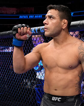 Rafael Dos Anjos of Brazil prepares to fight Bryan Barberena in a welterweight fight during the UFC Fight Night event at Amway Center on December 03, 2022 in Orlando, Florida. (Photo by Jeff Bottari/Zuffa LLC)