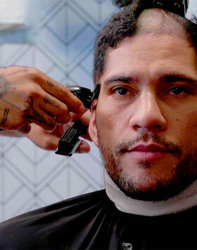 Alex Pereira gets his hair cut on UFC 303 Embedded