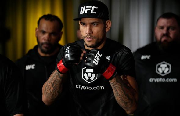 Alex Pereira of Brazil prepares to fight Bruno Silva of Brazil in their middleweight fight during the UFC Fight Night event at UFC APEX on March 12, 2022 in Las Vegas, Nevada. (Photo by Chris Unger/Zuffa LLC)