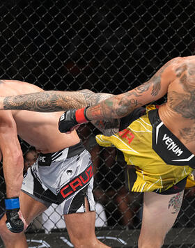 Marlon Vera of Ecuador knocks out Dominick Cruz with a high kick in a bantamweight fight during the UFC Fight Night event at Pechanga Arena on August 13, 2022 in San Diego, California. (Photo by Jeff Bottari/Zuffa LLC)